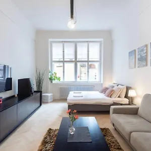  Apartment Luxury Apartment On Old Town Square